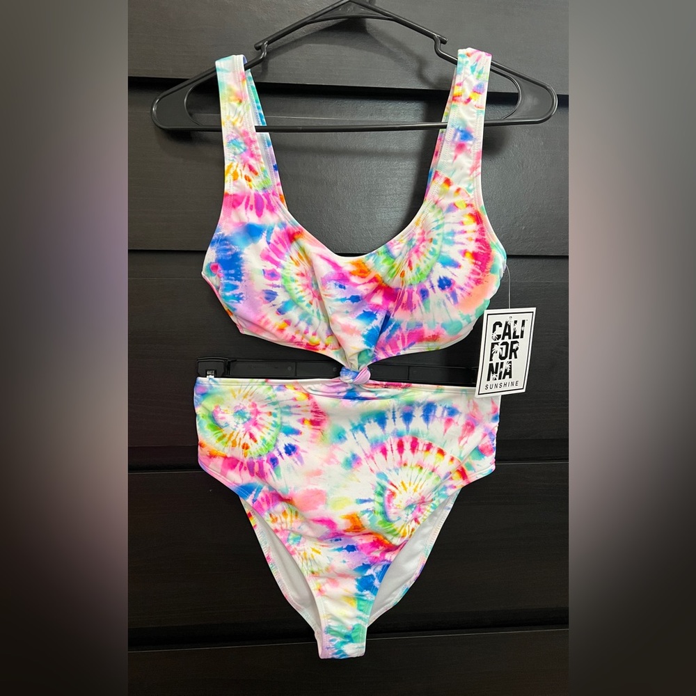 California Sunshine multi tie-dye swimsuit 🌊🌸